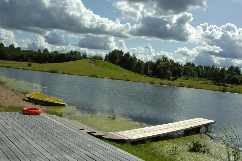 Viesu Nams Mezvidi Hotel Talsi Bagian luar foto